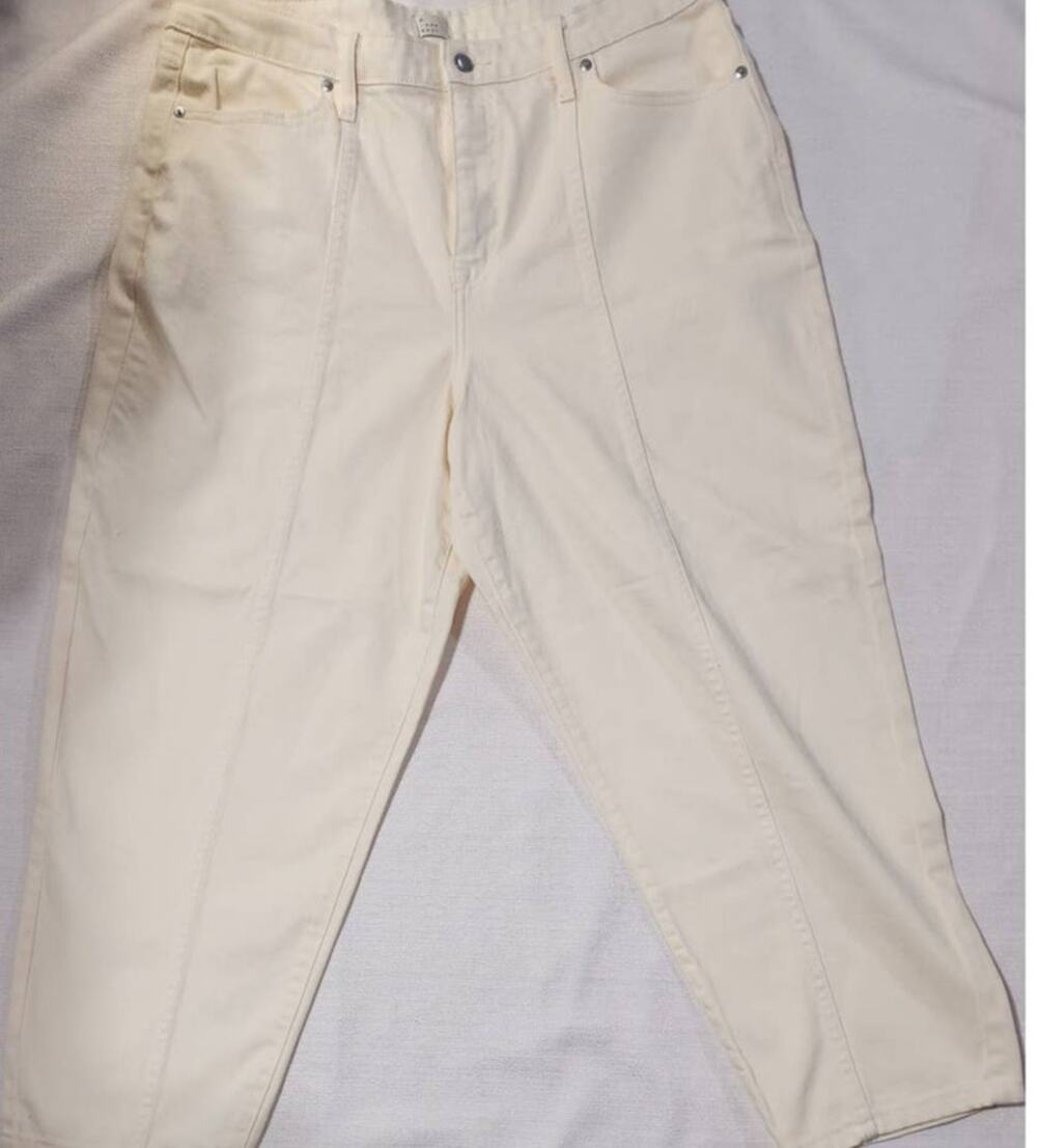a.new day Tapered leg women's white jeans waist 36'' size 16